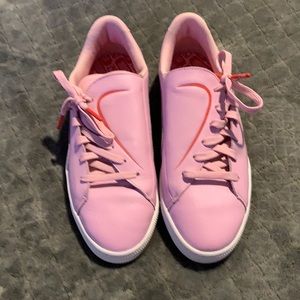 Puma pretty in pink tennis shoes